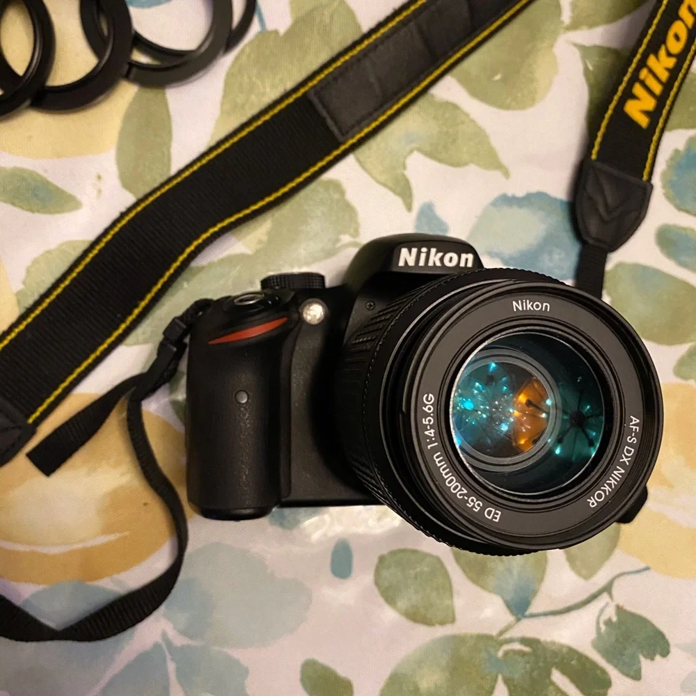 Nikon D3200 Camera w/lens